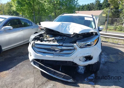2018 Ford Escape Se из США, поврежденный, VIN 1FMCU0GD8JUC87300